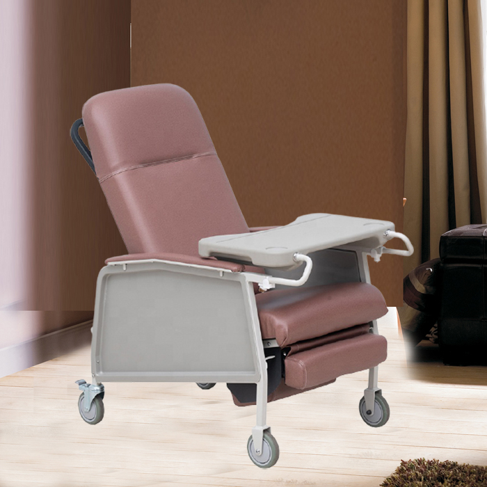 Manual Geriatric Chair with table/ on castor / Drive type