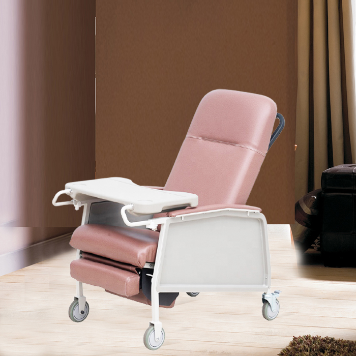Manual Geriatric Chair with table/ on castor / Drive type